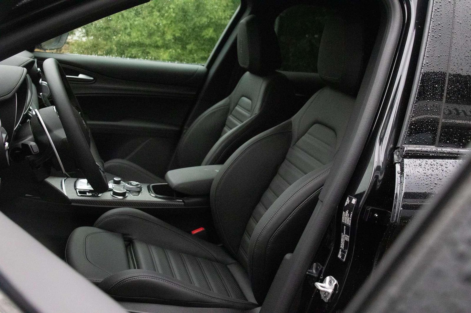 Fahrzeugabbildung Alfa Romeo Stelvio Quadrifoglio 2,9l Q4 vom AR Vertragshänd