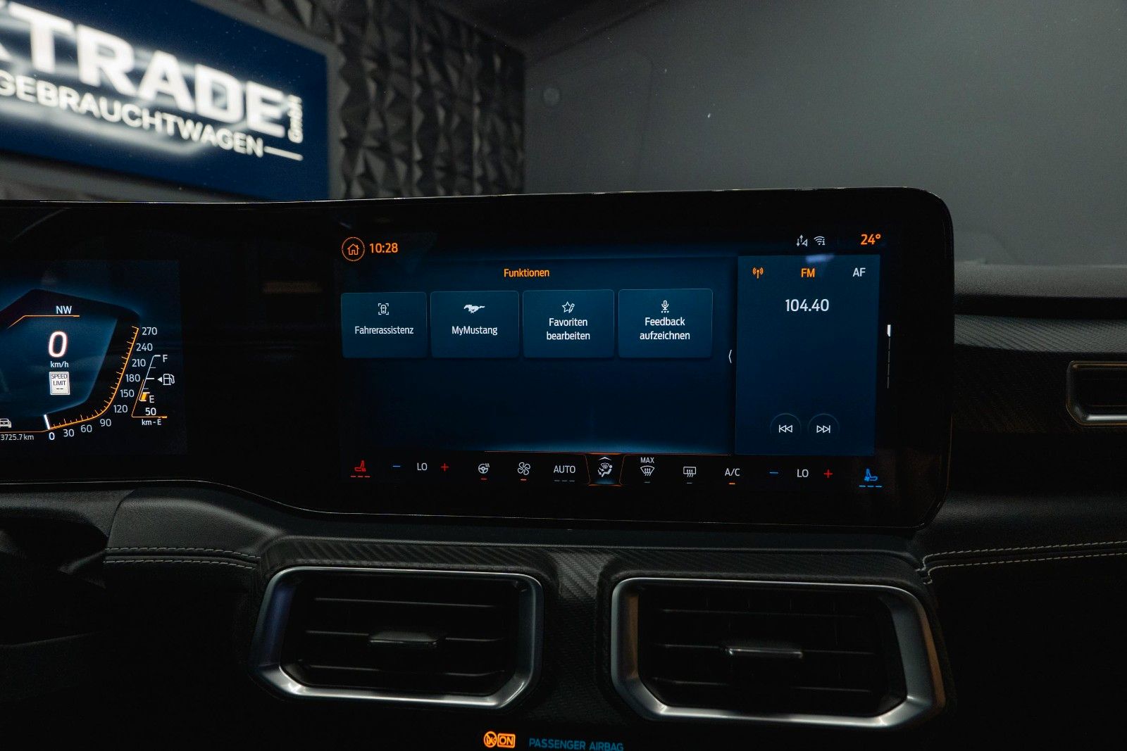 Fahrzeugabbildung Ford Mustang Fastback 5.0 TiVCT V8 Dark Horse PREMIUM