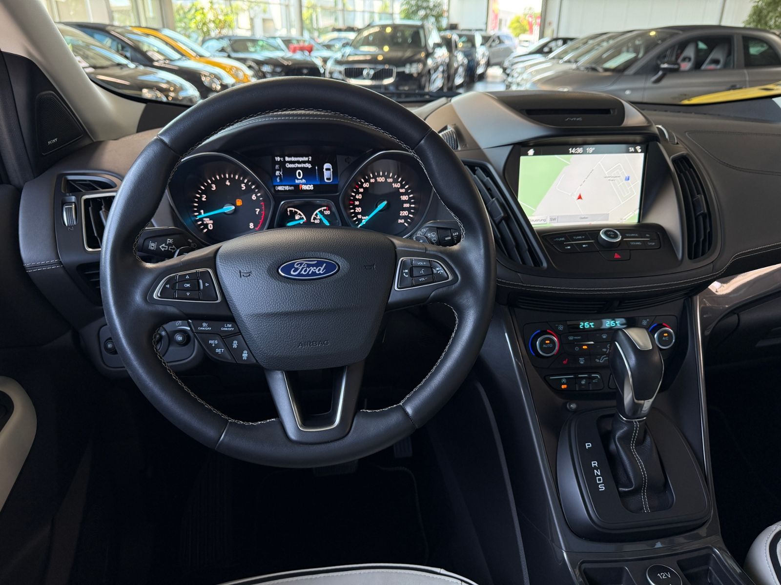 Fahrzeugabbildung Ford Kuga Vignale Allrad PANO AHK SONY XENON