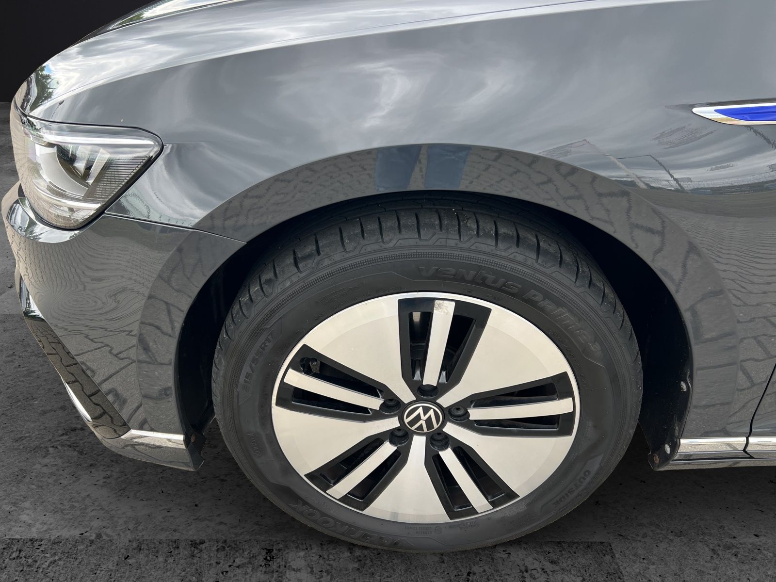 Fahrzeugabbildung Volkswagen Passat Variant GTE 1.4 TSI DSG LED Navi ACC SHZ