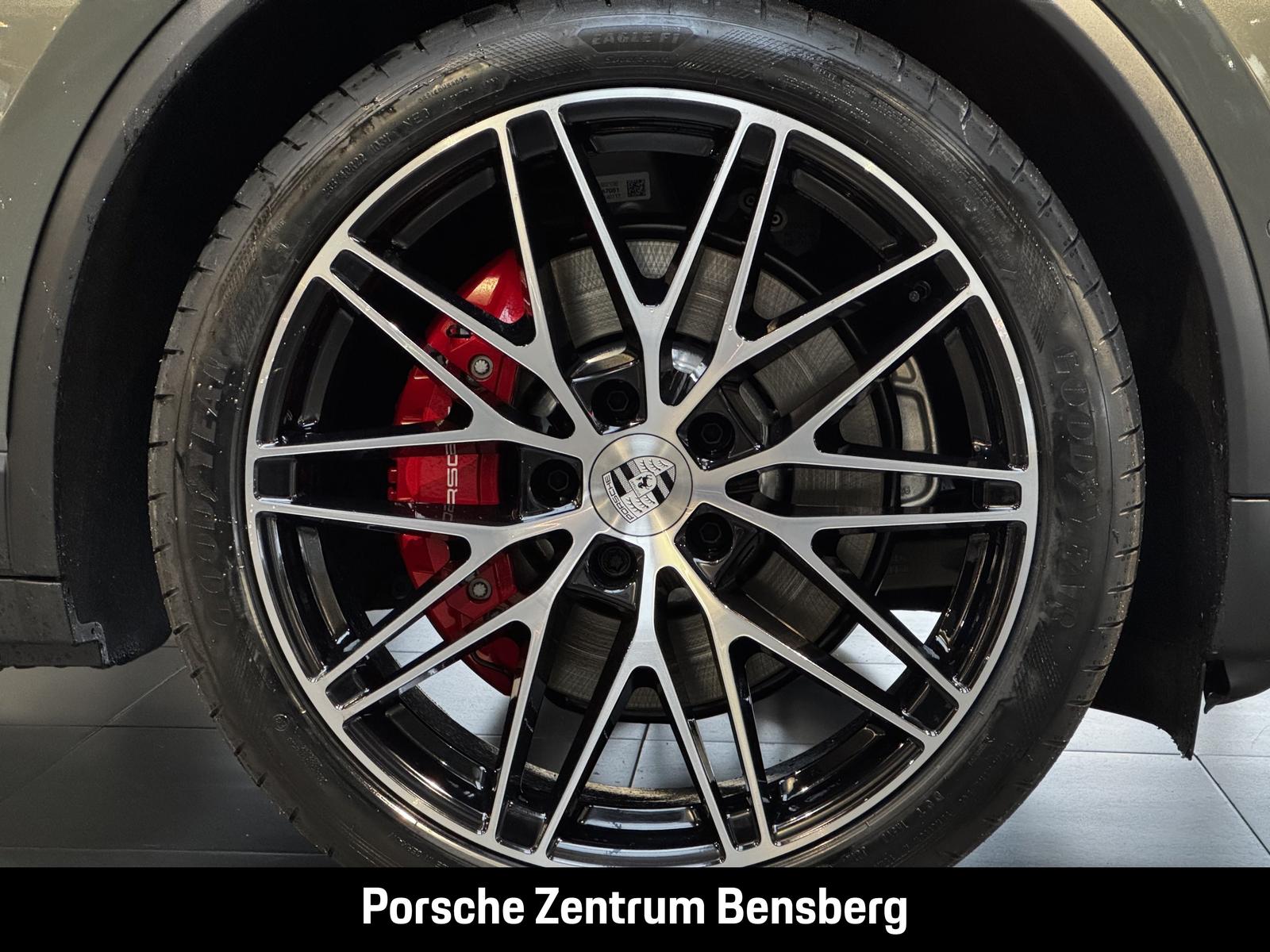 Porsche Macan 4S Electric