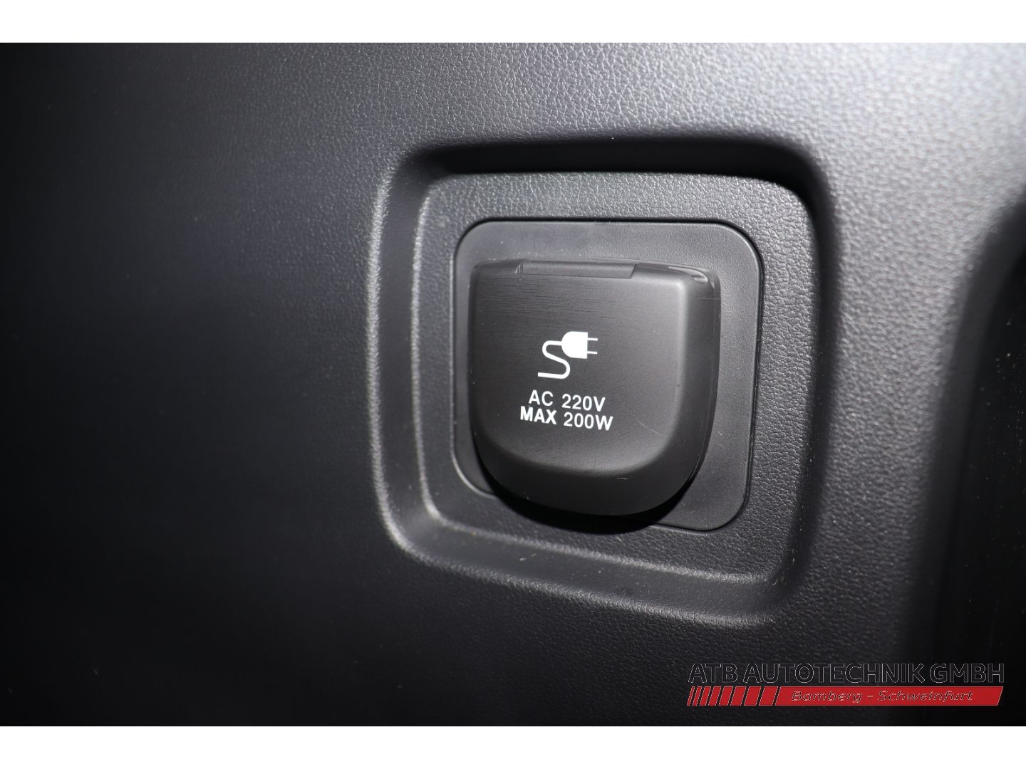 Fahrzeugabbildung Hyundai SANTA FE PHEV 1.6 T-GDI 4WD Signature Navi Leder