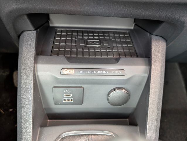 Ford Tourneo Courier Titanium Winterpaket 5JGarantie!