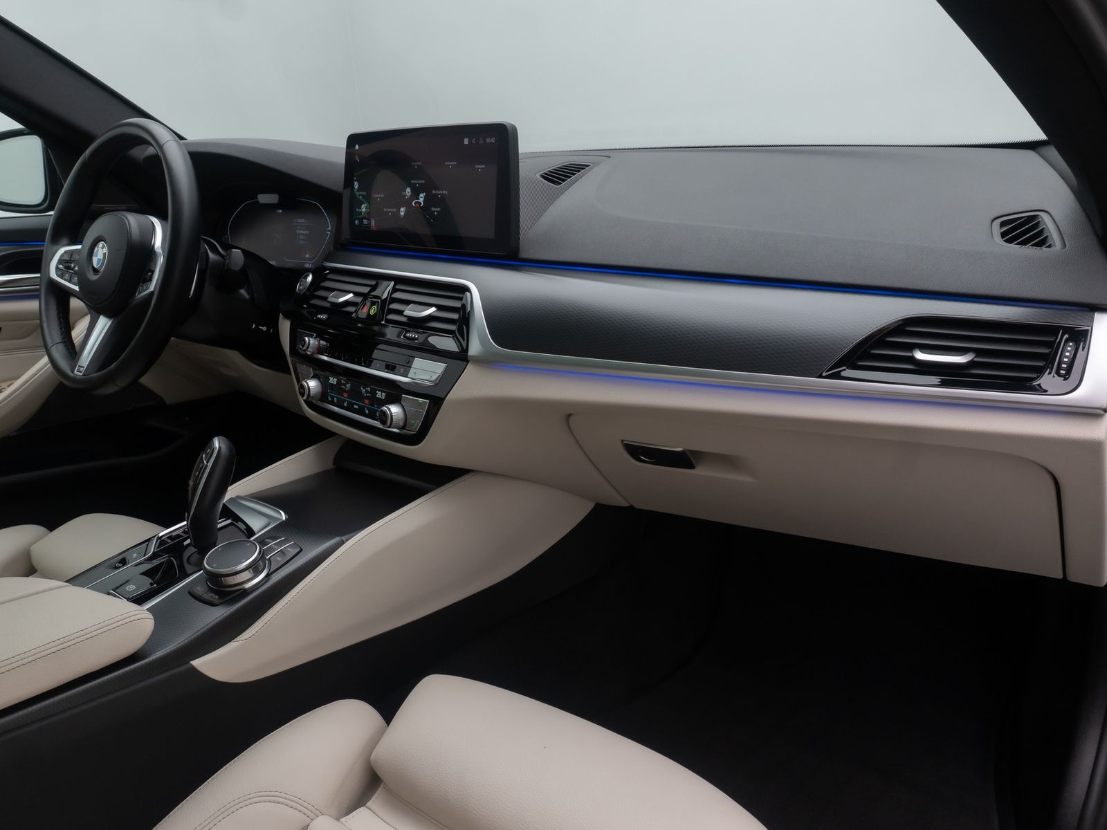 Fahrzeugabbildung BMW 540d xD M Sport 360° HUD DAB H/K Panorama 20Zoll