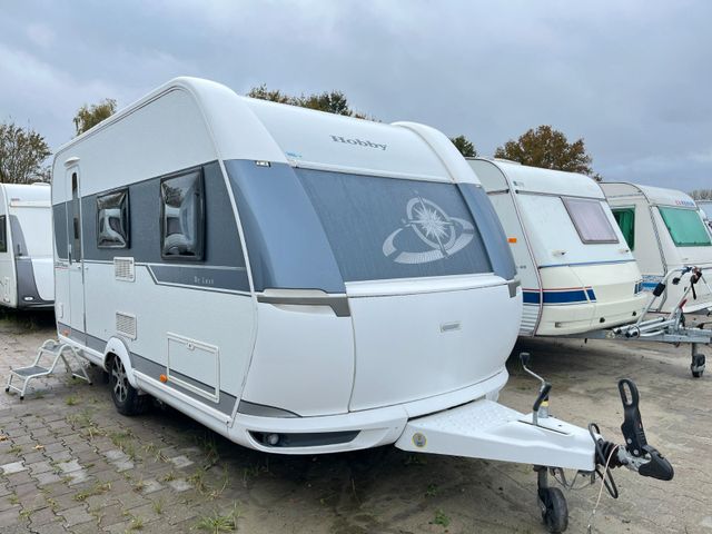 Hobby DE LUXE  440 SF - Querbett/Seitensitz/Mover