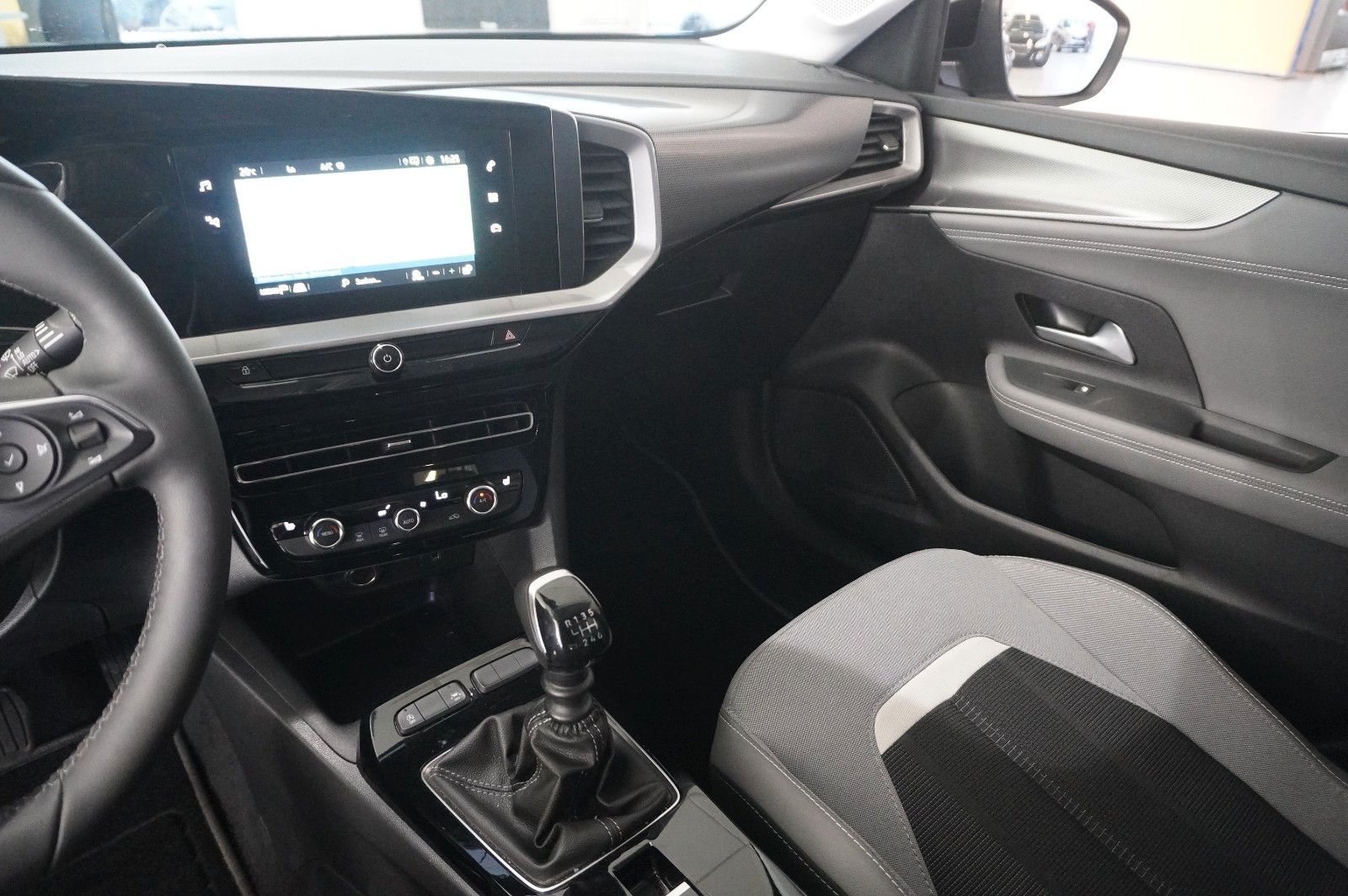 Fahrzeugabbildung Opel Mokka ELEGANCE 1.2T NAVI/LED/KAMERA/SPORT/SH/DAB