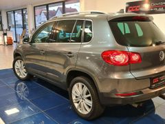 Fahrzeugabbildung Volkswagen Tiguan Team 4Motion (CAMERA/NAVI/AHK/AUT