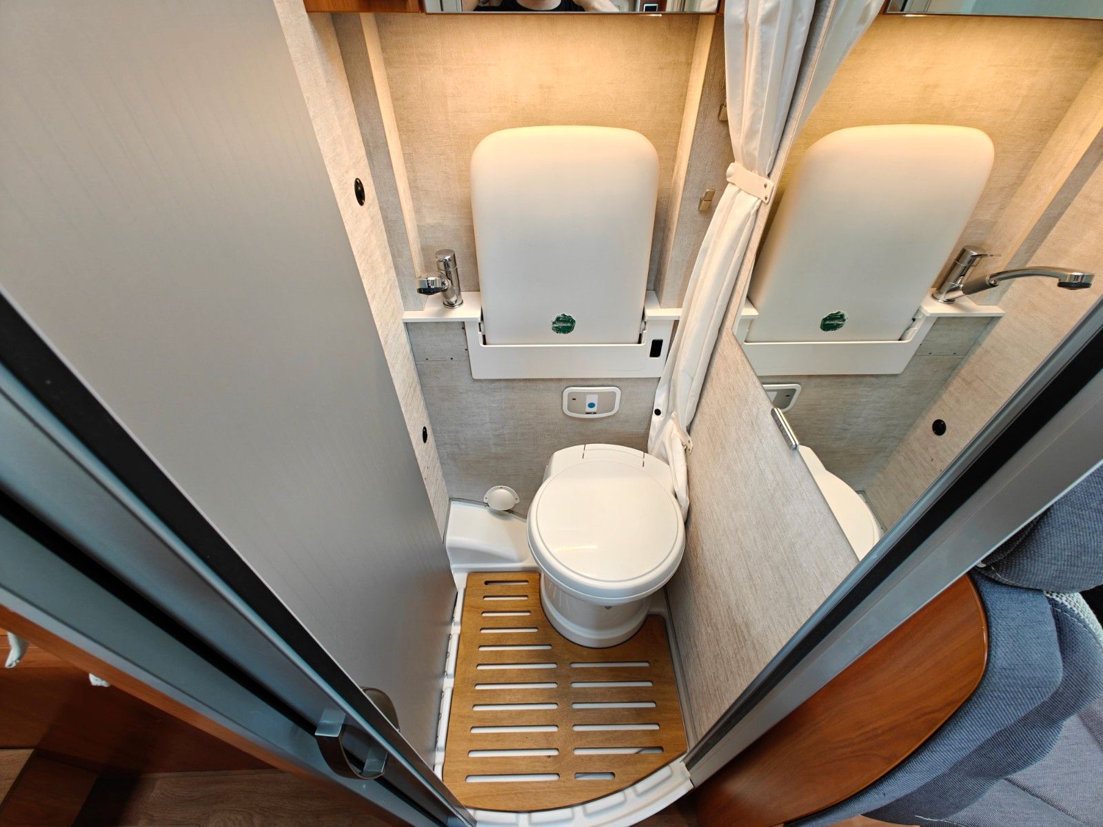 Fahrzeugabbildung HYMER / ERIBA / HYMERCAR Van 374 - Autom. SAT, TV, 2x Solar, DuoControl -