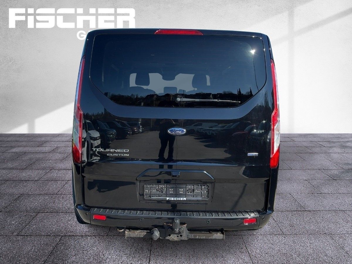 Fahrzeugabbildung Ford Transit Tourneo Custom Titanium 2.0 TDCi AHK WKR