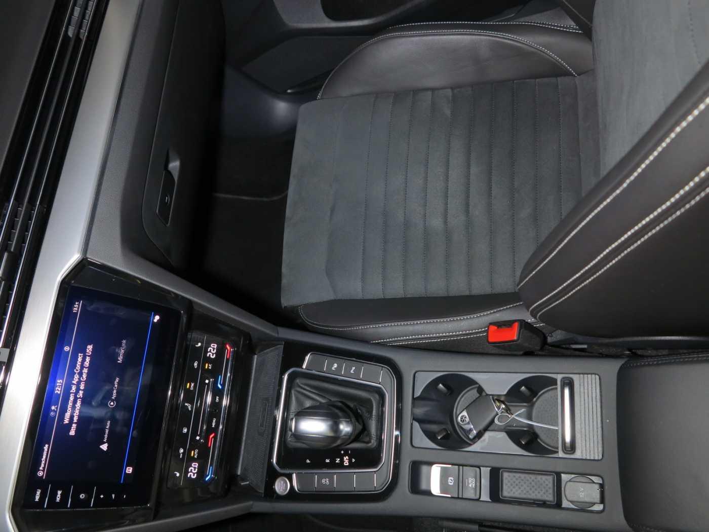 Volkswagen Passat Variant 2.0 TDI SCR DSG7 Elegance Navi