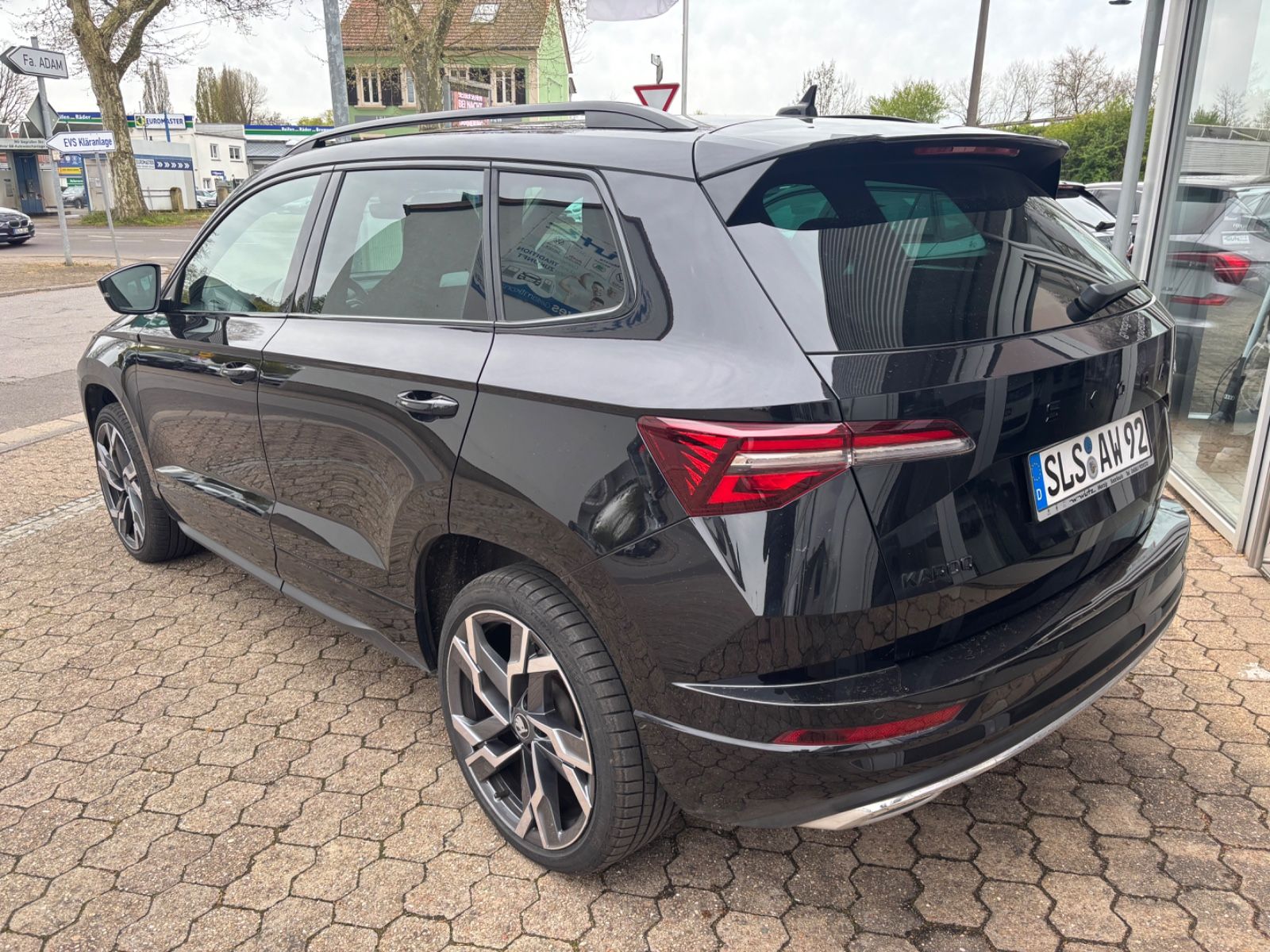 Fahrzeugabbildung SKODA Karoq Sportline 1.5 TSI Pano AHK