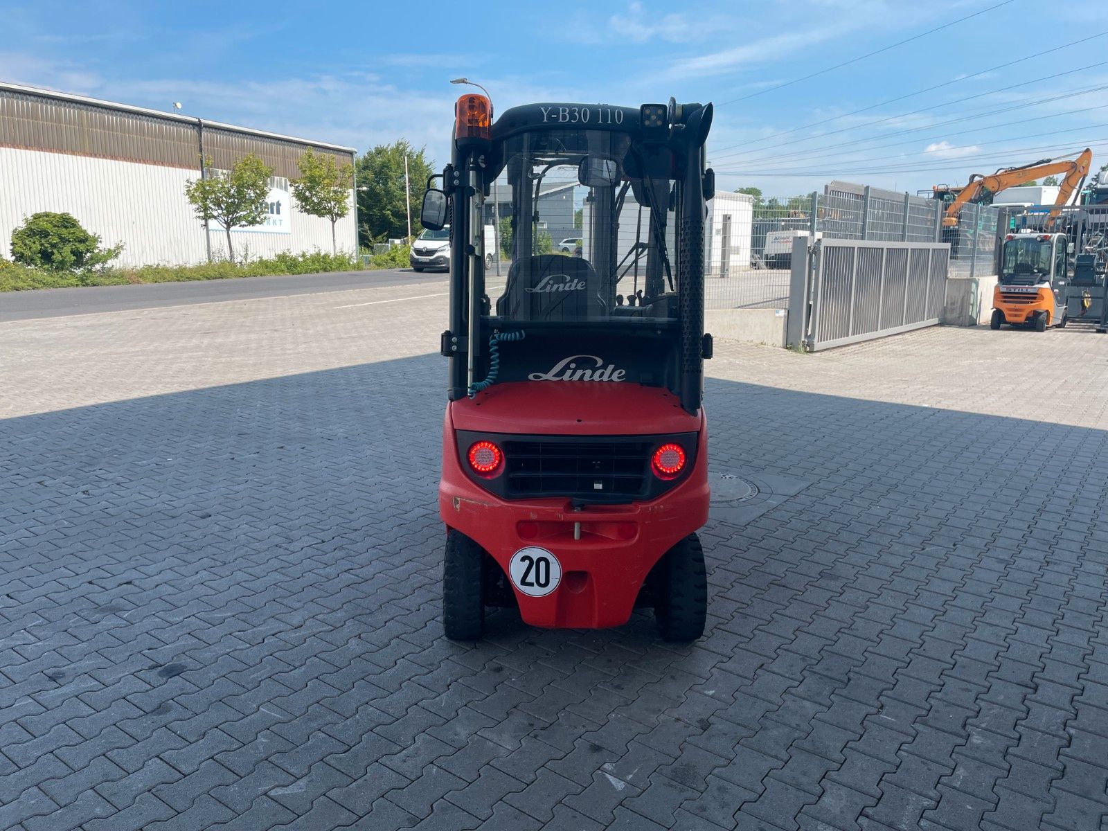 Fahrzeugabbildung Linde H14D-01 / HH 4,6m /  962h / Diesel / SS