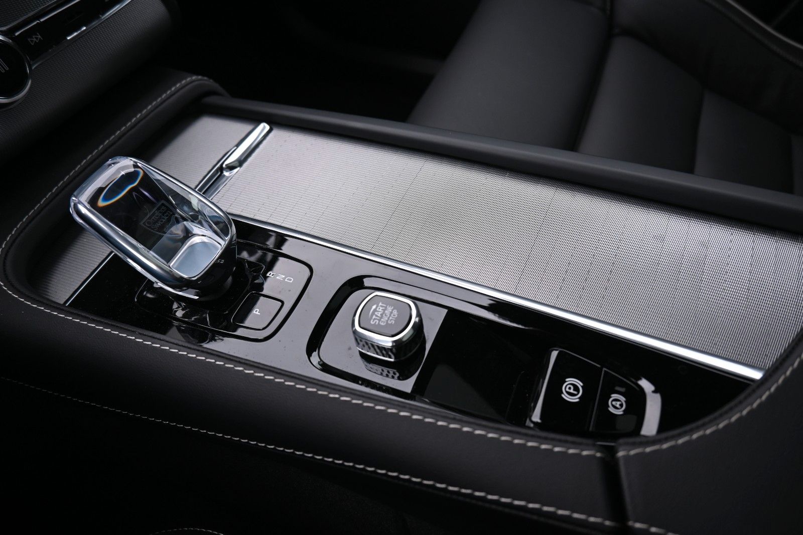 Fahrzeugabbildung Volvo XC90 B5 D AWD Ultimate Dark*STDHZG*LUFT*360°*ACC