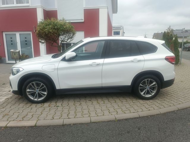 BMW X1 xDrive 25 e Advantage Head up Kamera Pano.