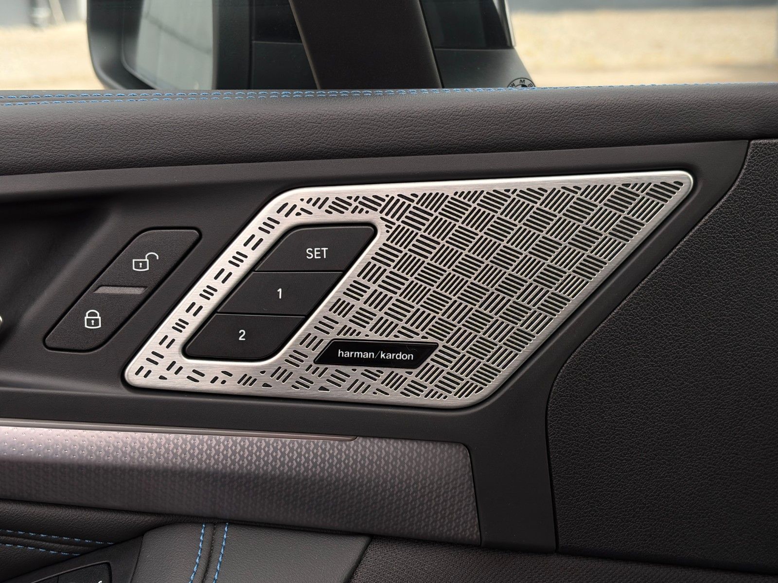 Fahrzeugabbildung BMW 218i Active Tourer M Sport Alcan. Massage CAM