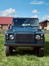 Land Rover Defender 110 TD4 Puma - blaue Land Rover Defender