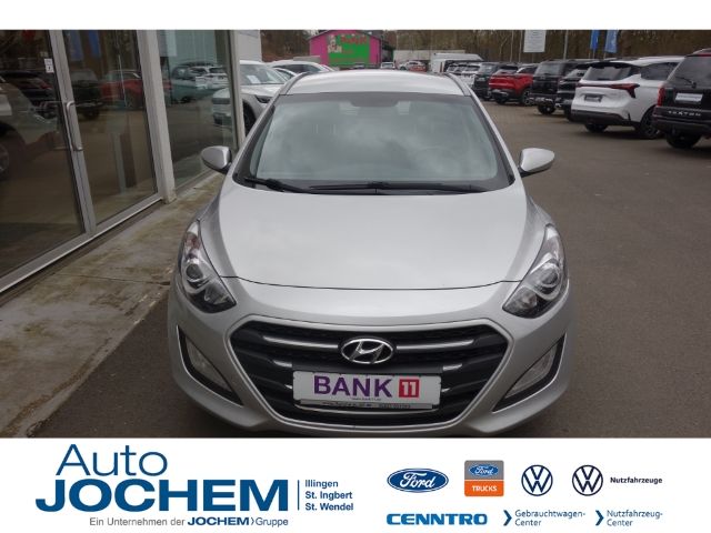 Hyundai i30cw i30  1,6i  Kombi Style inkl. AHK ,M6S Räde