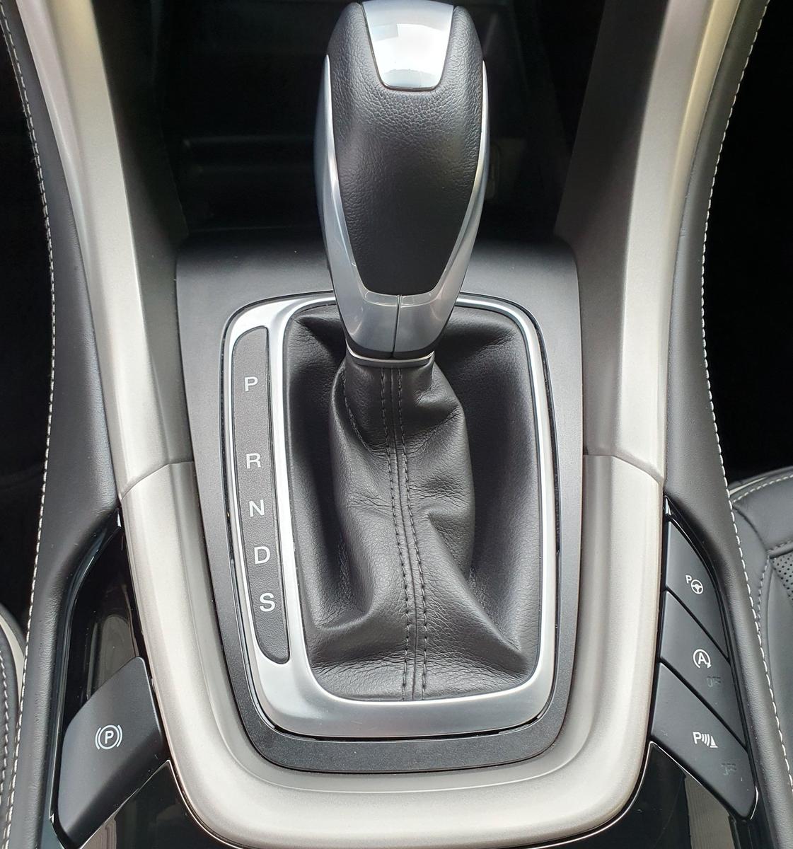 FORD MONDEO SW VIGNALE 2.0 TDCI 211ch BVA Sièges chauffants cuir Historique présent - 1ERE MAIN