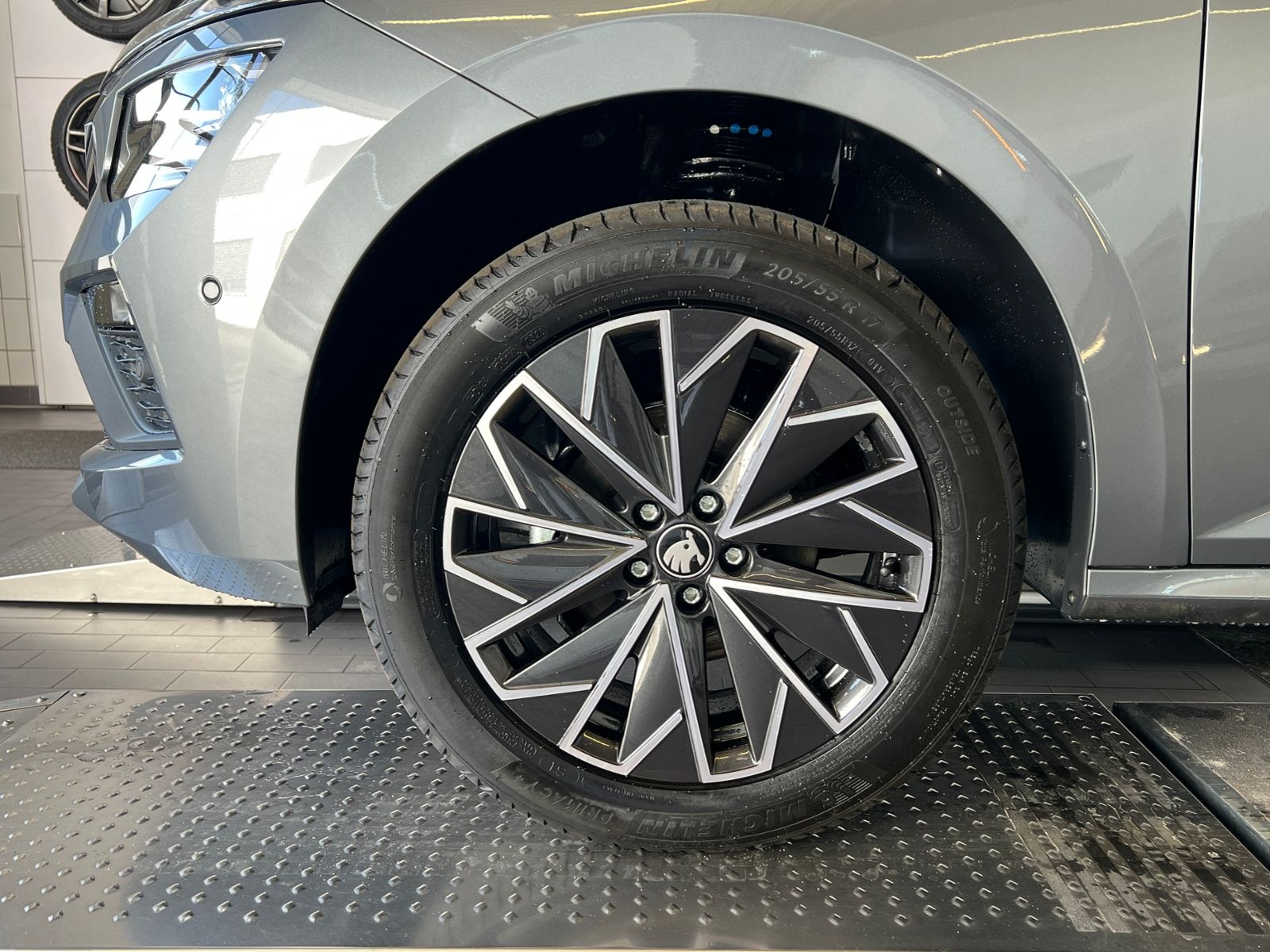 Fahrzeugabbildung SKODA Kamiq Tour 1.0 TSI DSG *AHK, Matrix-LED, Kamera*