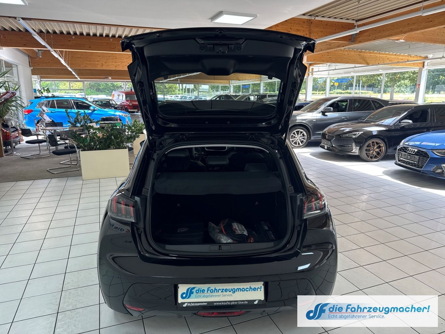 Fahrzeugabbildung Peugeot 208 e- Allure 136 Navi LED Apple CarPlay Android