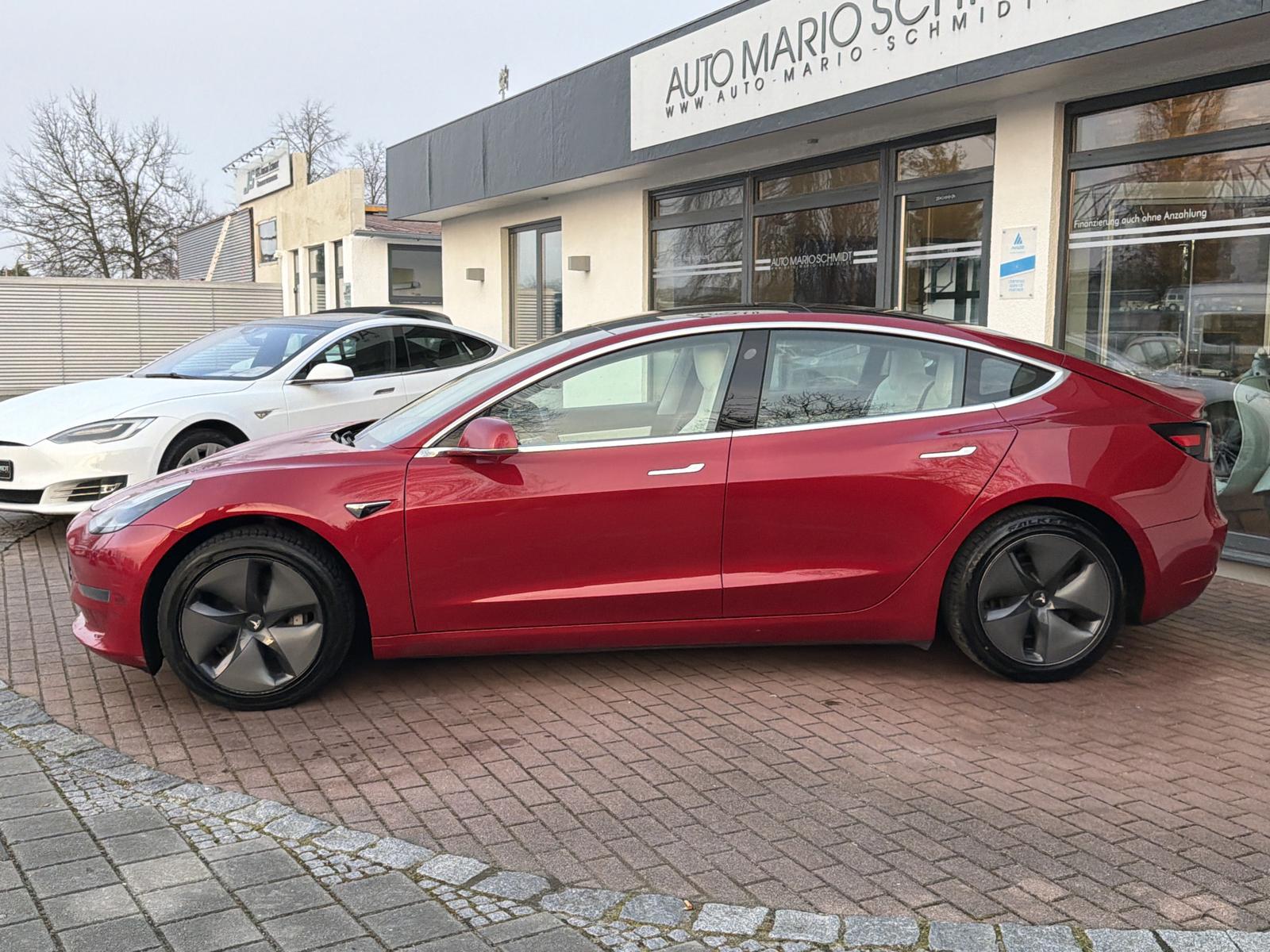 Tesla Model 3 Long Range AWD AHK Autopilot 1.Hd