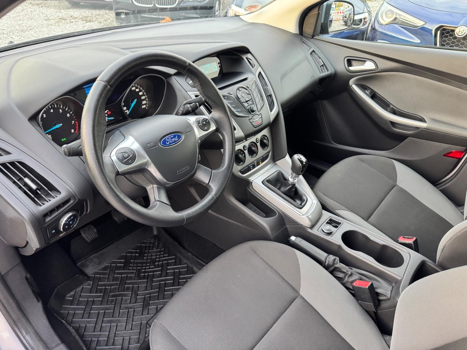 Ford Focus 2013 — photo 8