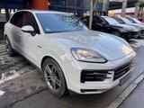 Porsche Cayenne E-Hyb Kreide · Inno · AHK · 14Wege  Bose - Porsche Cayenne Kreide Gebrauchtwagen
