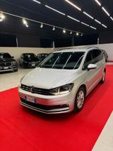 Volkswagen TOURAN 7 POSTI NEOPATENTATI - Volkswagen Touran: Halbautomatik