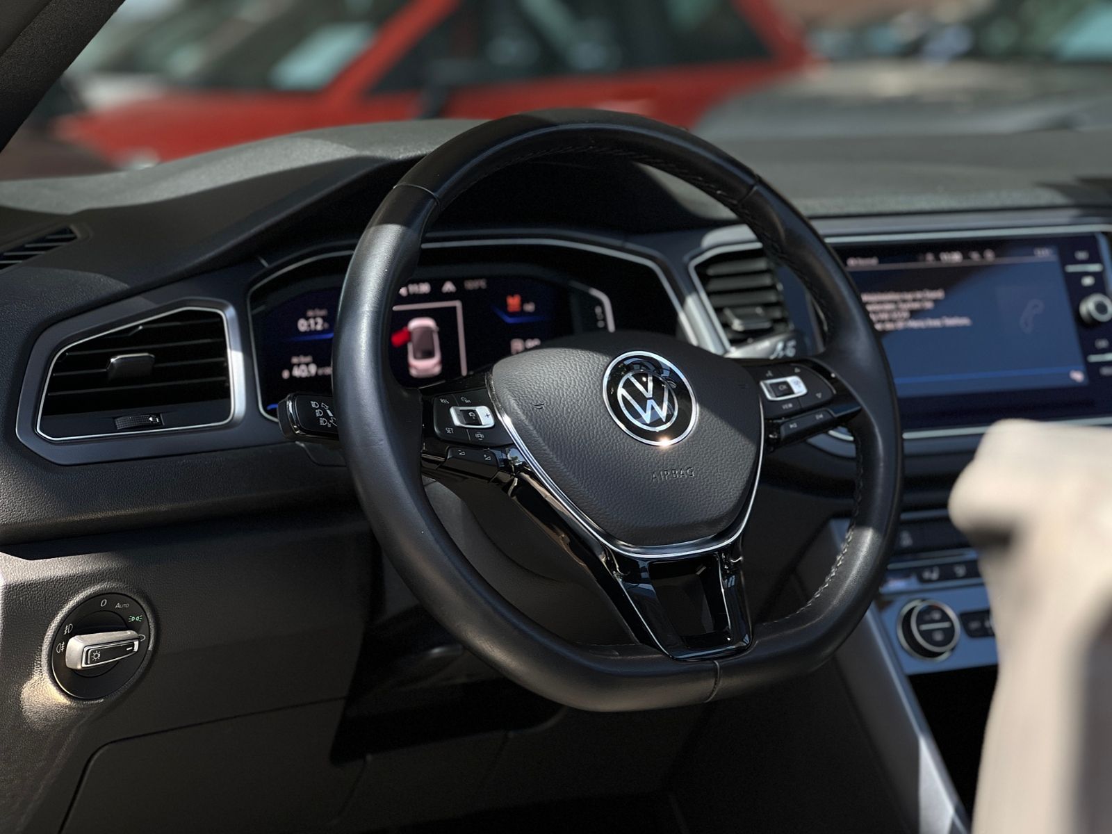 Fahrzeugabbildung Volkswagen T-Roc Cabriolet R Line Black AHK BEATS KEYLESS