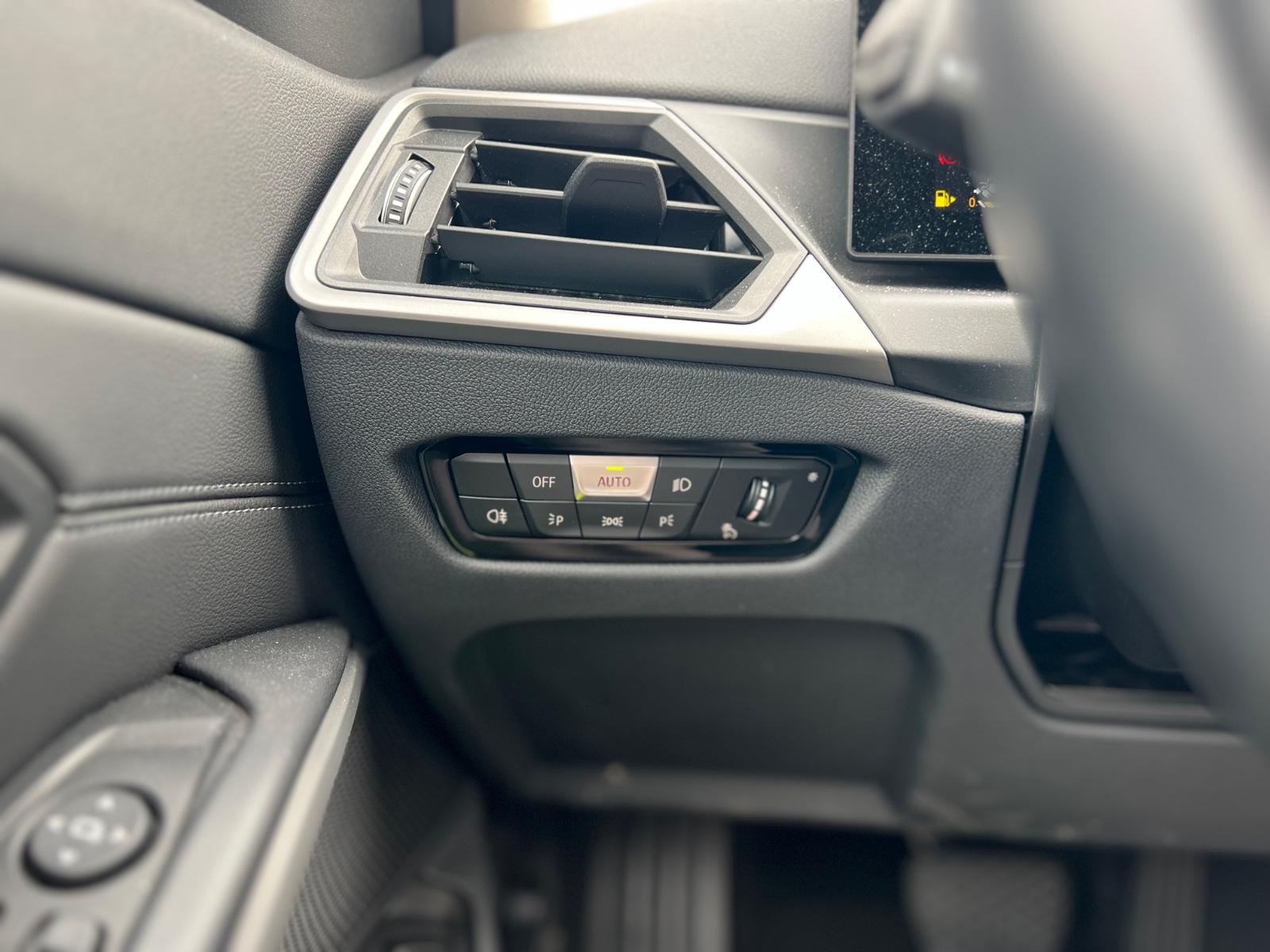 BMW 330e Touring ACC+AHK+Spur+Sportsitze Sensatec
