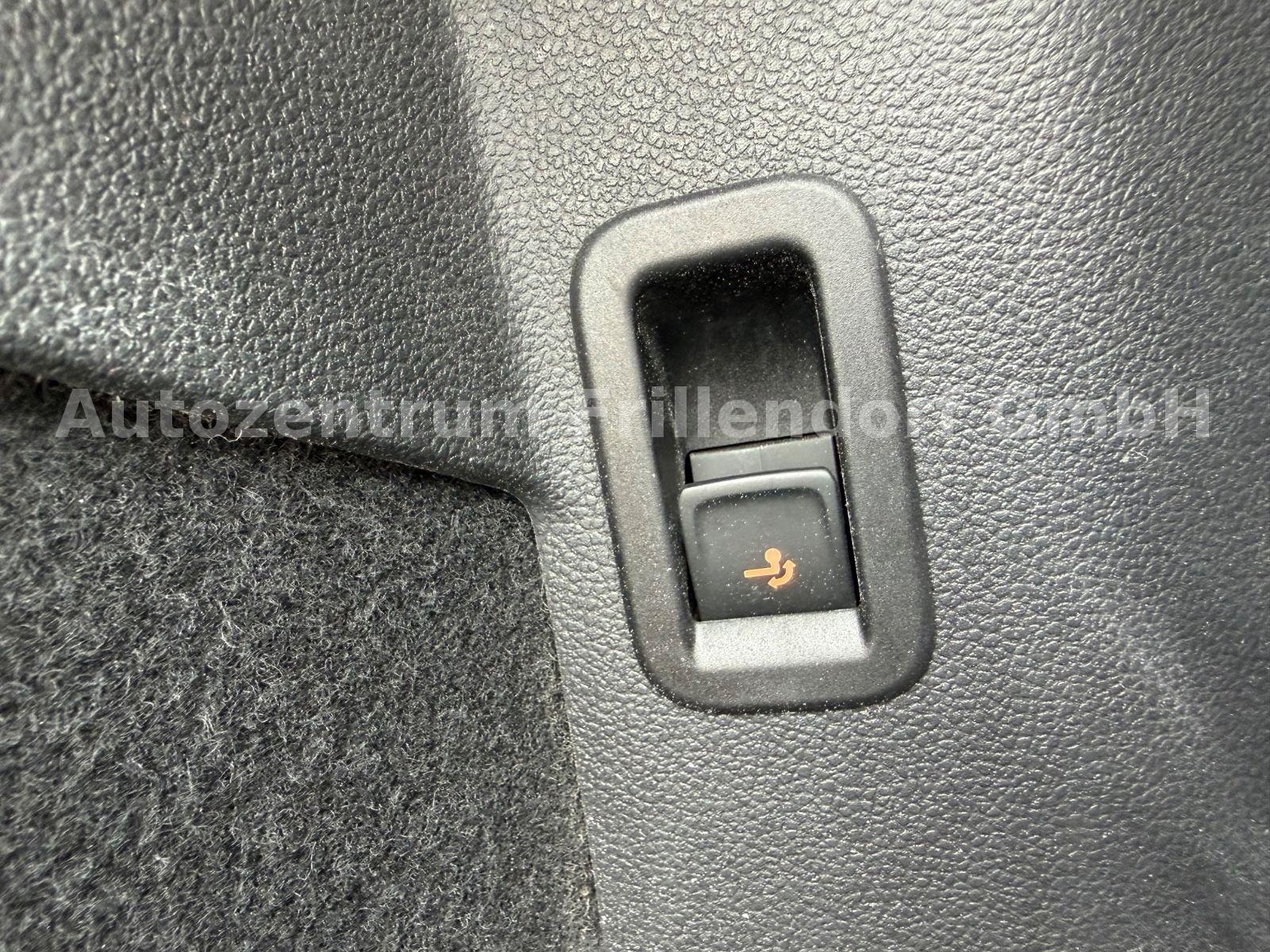 Volkswagen Golf VIII Lim. Life NAVI/IQ/AMBIENTE BELEUCHTUNG, миниатюра 9