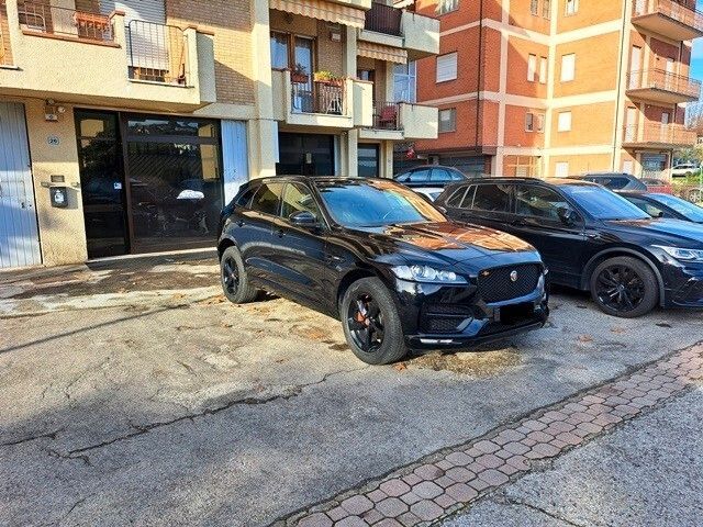 Jaguar F-Pace 2.0 D 180 CV AWD aut. R-Sport