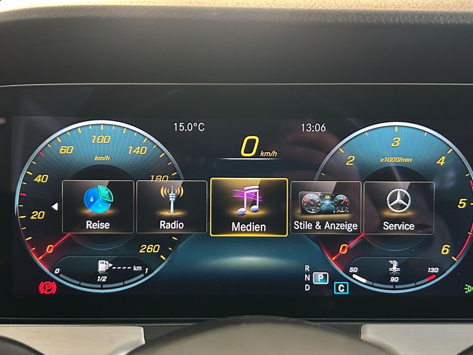 Fahrzeugabbildung Mercedes-Benz E 200 d- T-Modell Automatik/TOP ZUSTAND