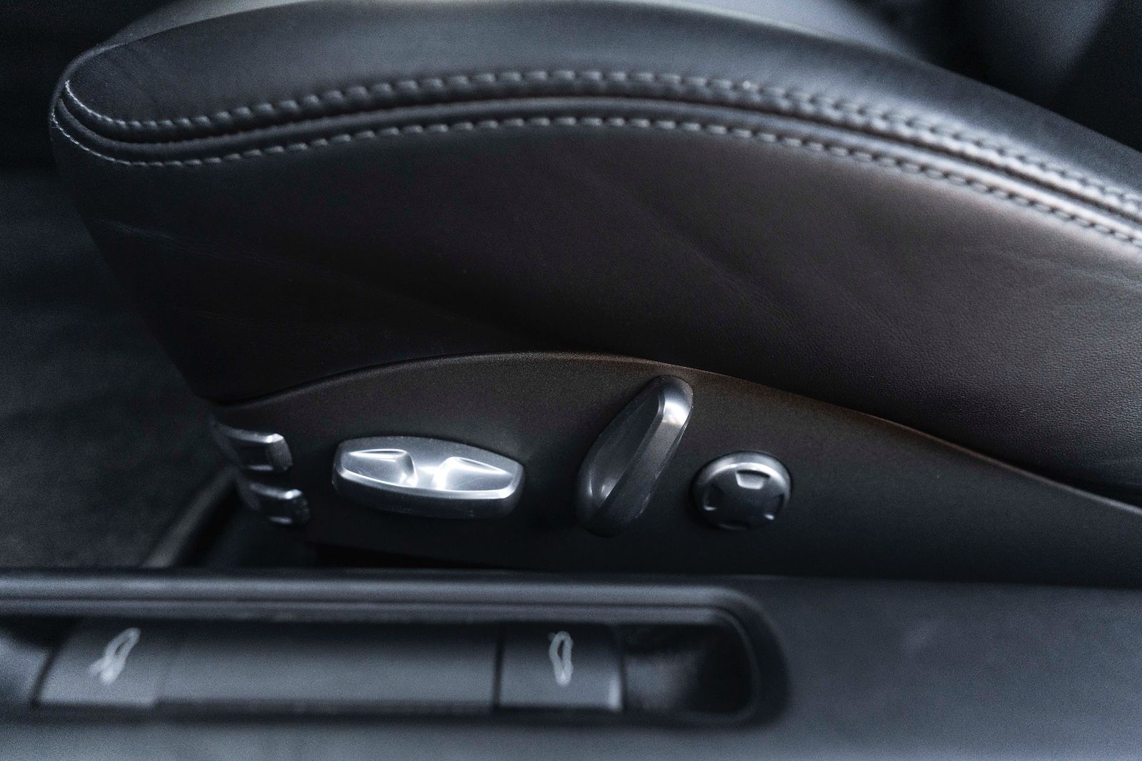 Fahrzeugabbildung Porsche 911 Turbo Coupe 997 PASM PCM SPORT-CHRONO BOSE