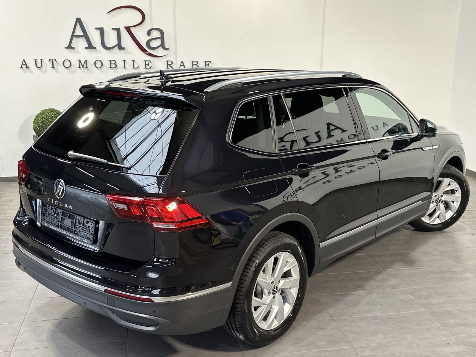 Fahrzeugabbildung Volkswagen Tiguan Allspace 2.0 TDI DSG Life NAV+LED+KAM+ACC