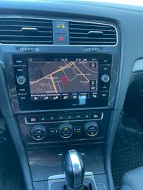 Volkswagen Golf - 10