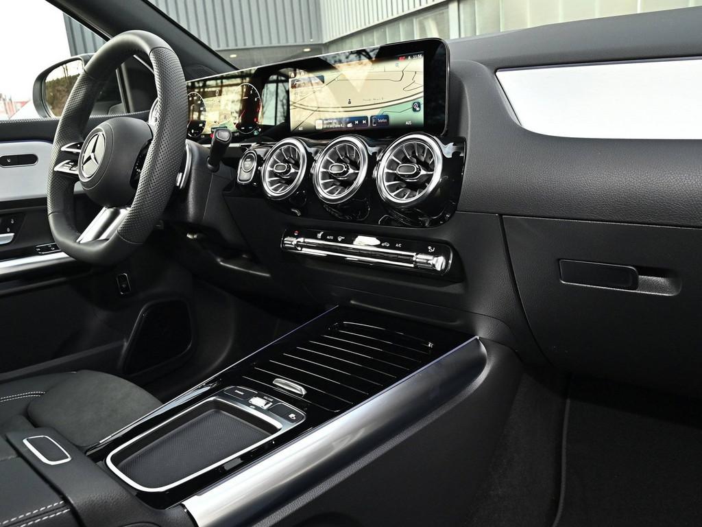 Mercedes-Benz GLA AMG Line Night LED Navi 360°, миниатюра 8
