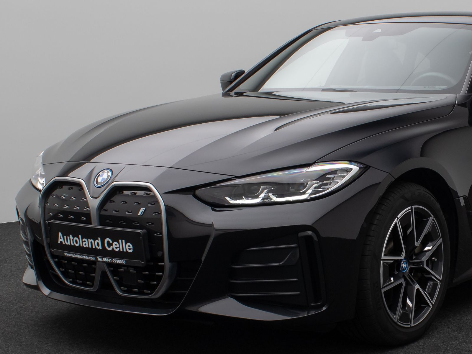 Fahrzeugabbildung BMW i4 eD40 M Sport Kamera DAB H/K Komfort 18Zoll