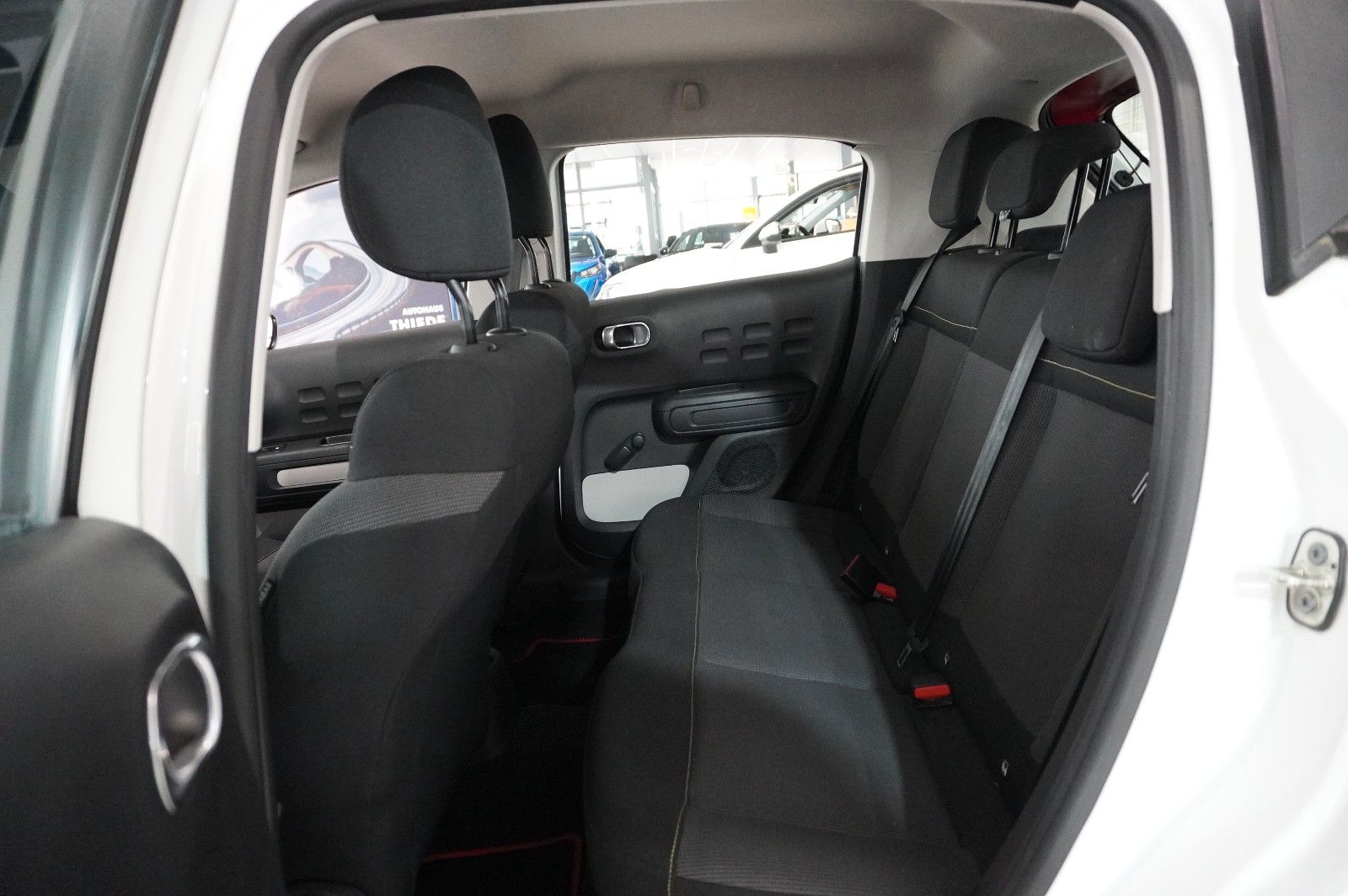 Fahrzeugabbildung Citroën C3 LIM. 1.2 FEEL LED/KLIMA/SHZ/PDC/TEMP./USB