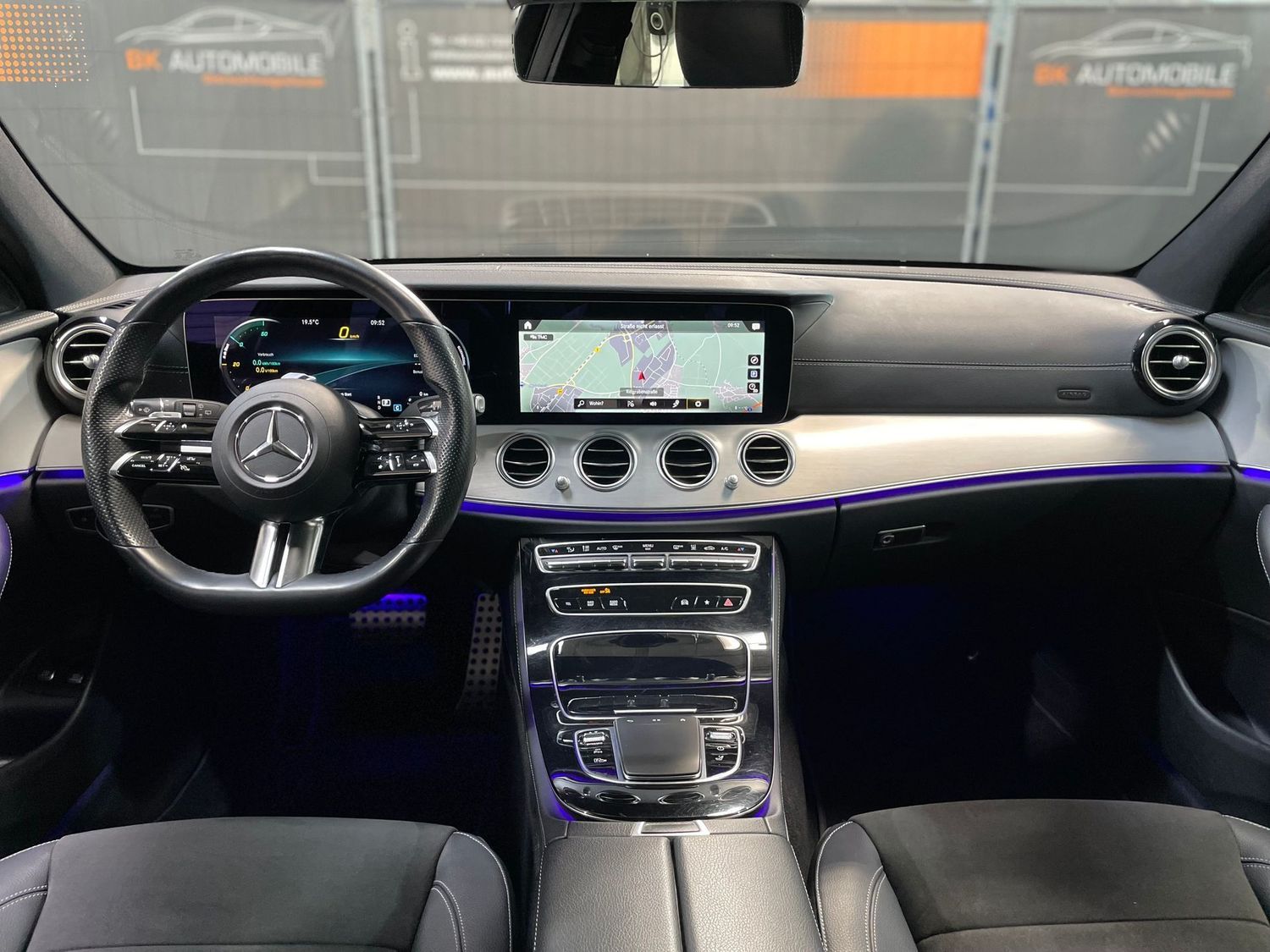 Fahrzeugabbildung Mercedes-Benz E 300 e AMG #Wide.#LED#Distr.#Memory#HeadUp#360°