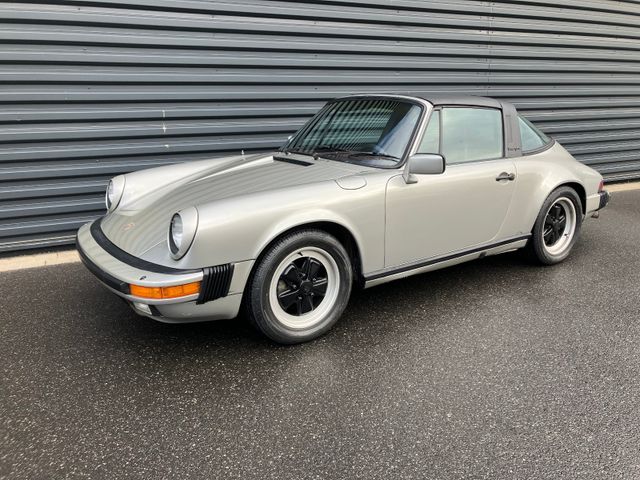 Porsche 911 Carrera Targa