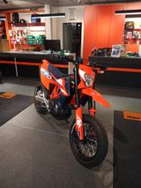 KTM 690 SMC-R / 1 Jahr Garantie / Wenig Km - Offers
