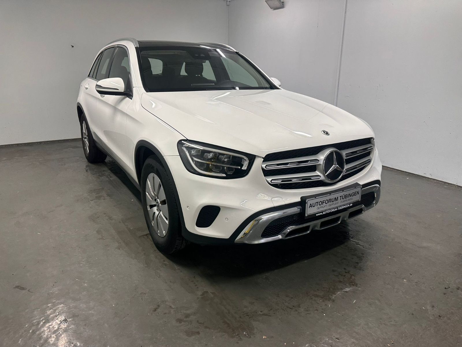 Fahrzeugabbildung Mercedes-Benz GLC 200 d 4MATIC Autom.*PANORAMA*CARPLAY*