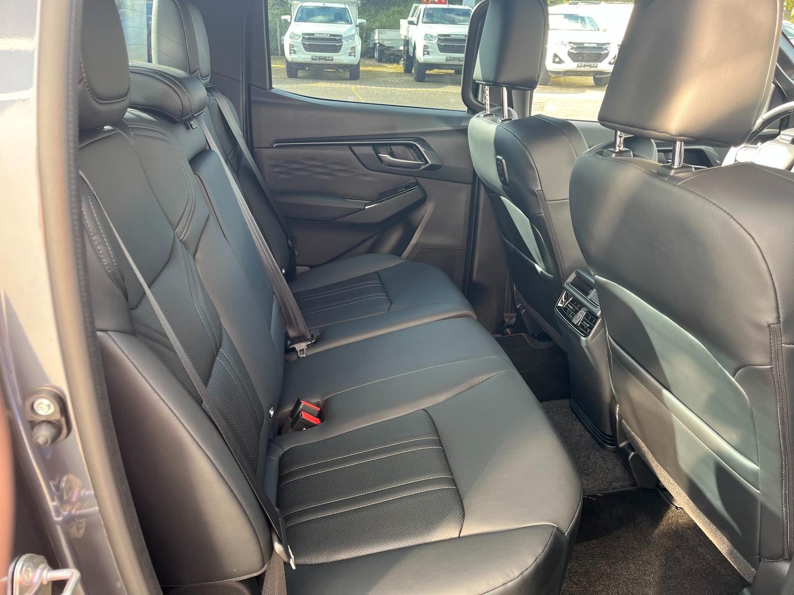 Isuzu D-Max 2,2l Double Cab V-Cross AT +SOFORT+