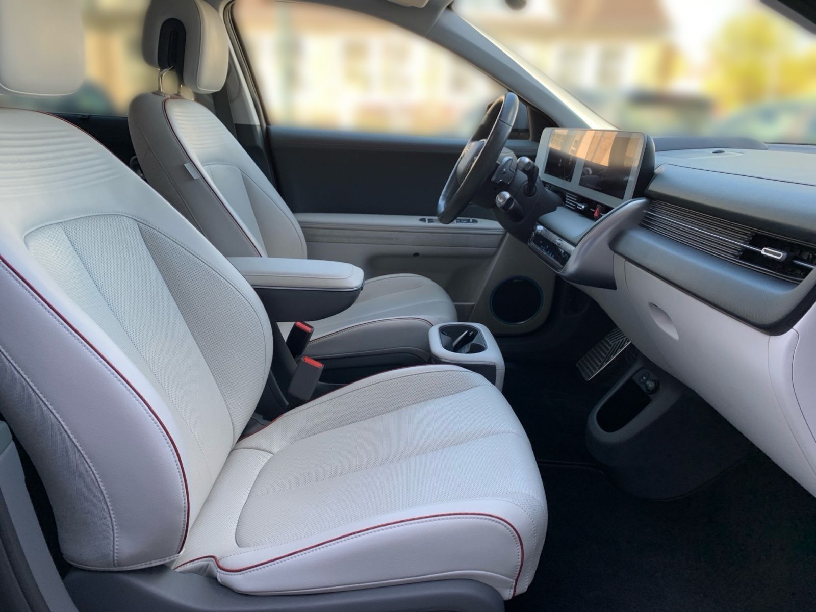 Fahrzeugabbildung Hyundai IONIQ 5 Uniq 4WD 72,6 kWh 20Zoll 1Hd