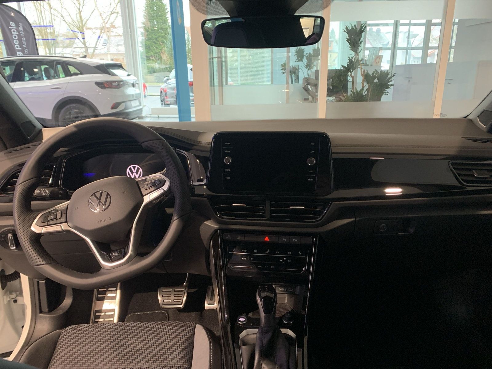 Volkswagen T-Roc Cabriolet TSI DSG R-Line Matrix Navi foto 3