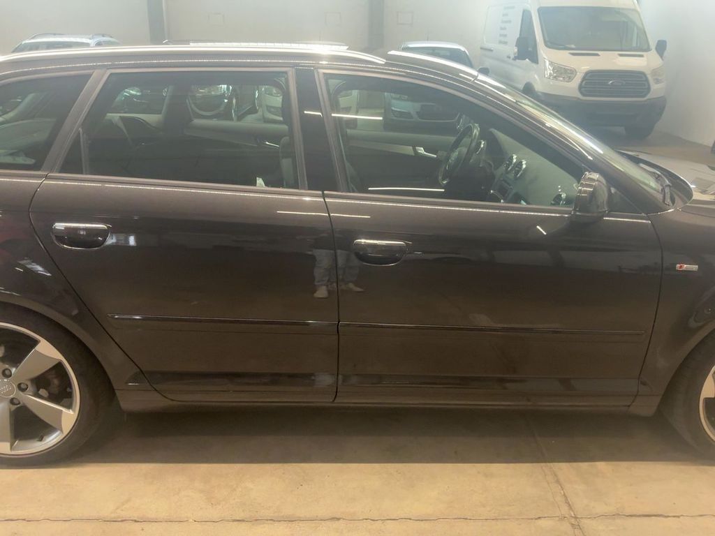 1.4 TFSI S-line Bi-Xenon AHK Tempomat 1.Hand