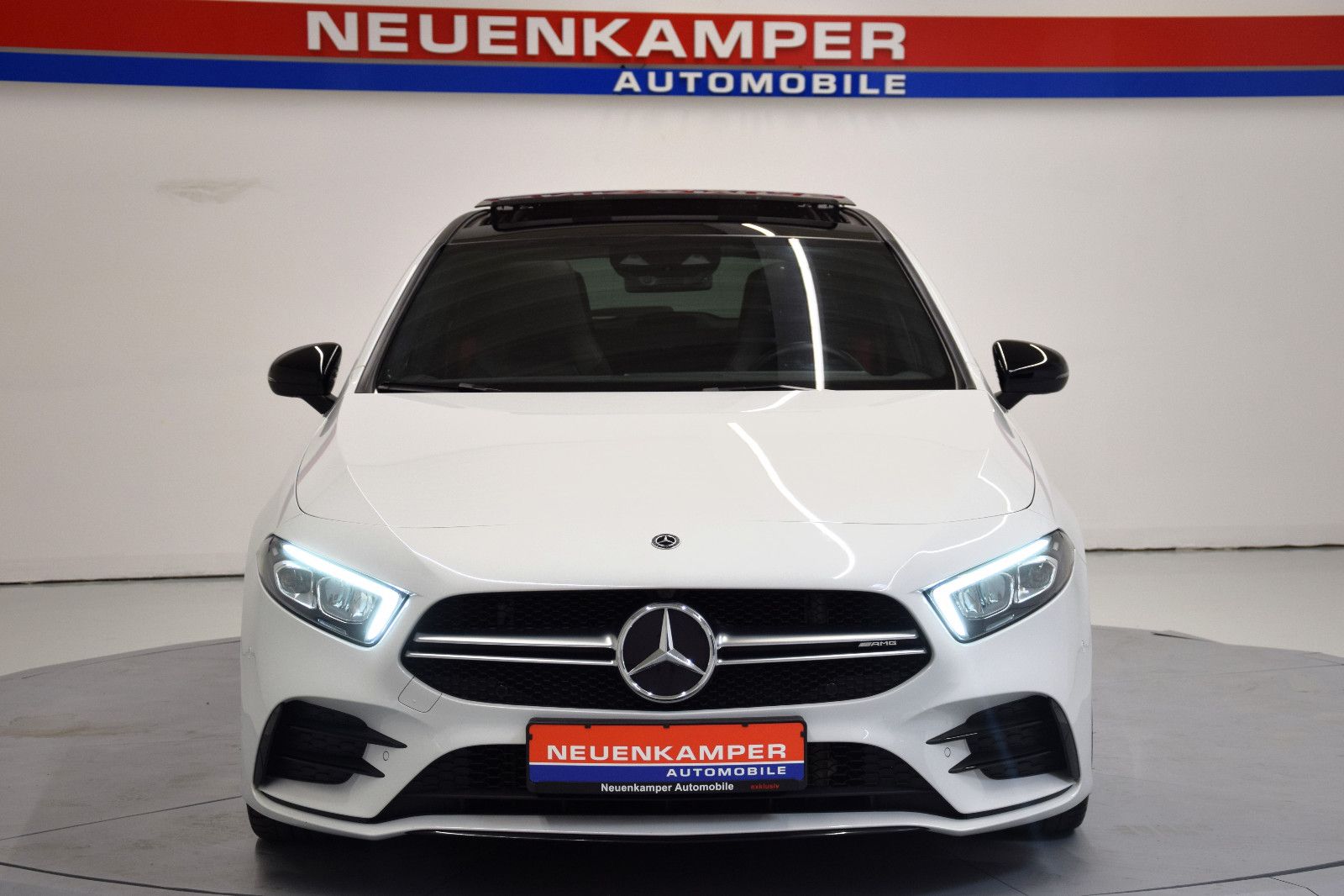 Fahrzeugabbildung Mercedes-Benz A 35 AMG 4Matic Panorama Night-Paket