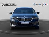 BMW 540d xDrive Touring Anhängerk. Driving. Autobahn - BMW 5 Series aus 2024