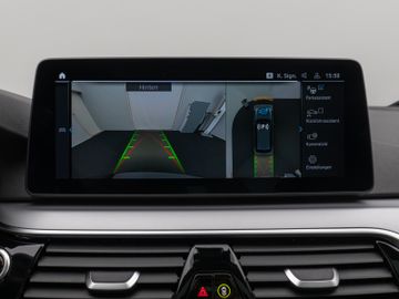 Fahrzeugabbildung BMW 530e xD Tour Pano ACC Kamera360° Sportsizt